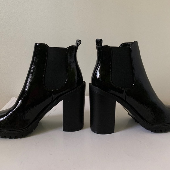 Fashion Nova Black Patent Chunky Boots Size 6.5 - Picture 3 of 16